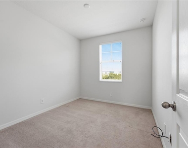 1346 Grantham Drive - Photo Thumbnail 23