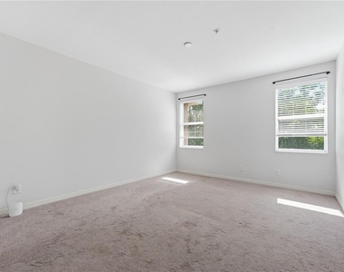 1346 Grantham Drive - Photo Thumbnail 14