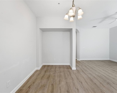 1346 Grantham Drive - Photo Thumbnail 8
