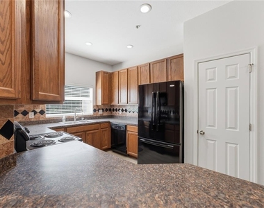1346 Grantham Drive - Photo Thumbnail 11
