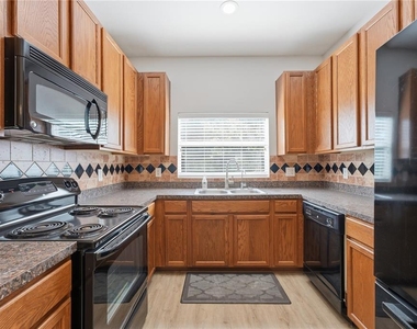 1346 Grantham Drive - Photo Thumbnail 12