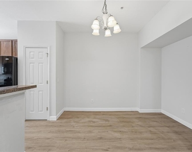 1346 Grantham Drive - Photo Thumbnail 9