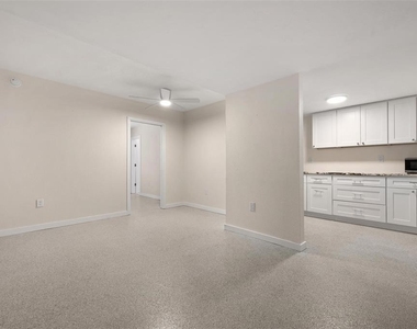 308 Ohio Place - Photo Thumbnail 3