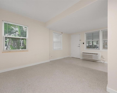 308 Ohio Place - Photo Thumbnail 5