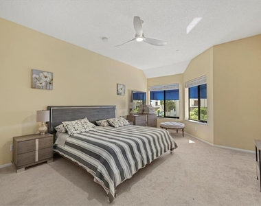 2012 Harbourside Drive - Photo Thumbnail 13