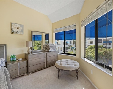 2012 Harbourside Drive - Photo Thumbnail 16