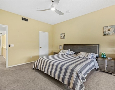 2012 Harbourside Drive - Photo Thumbnail 14