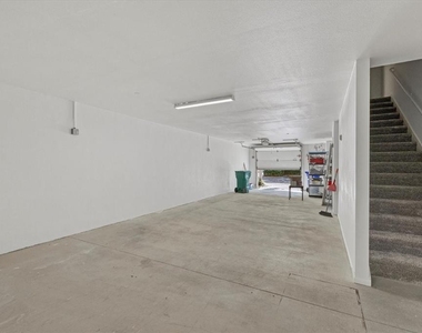 2012 Harbourside Drive - Photo Thumbnail 32