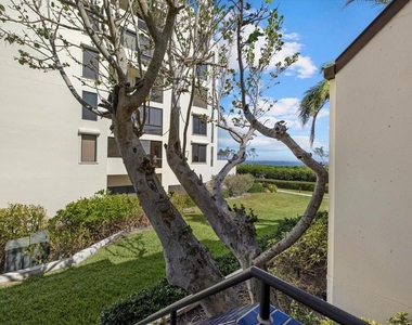2012 Harbourside Drive - Photo Thumbnail 30