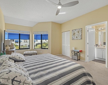 2012 Harbourside Drive - Photo Thumbnail 12