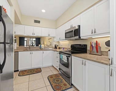 2012 Harbourside Drive - Photo Thumbnail 8