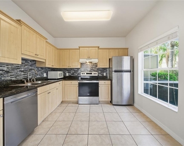 7780 Plantation Circle - Photo Thumbnail 19