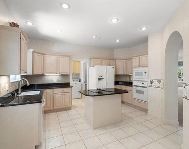 3954 Hamilton Club Circle - Photo Thumbnail 2