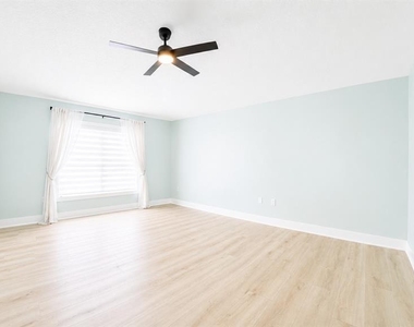 16948 Corner Hill Court - Photo Thumbnail 16