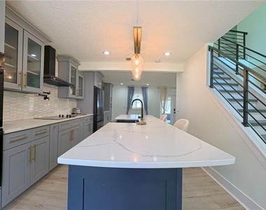 16948 Corner Hill Court - Photo Thumbnail 2