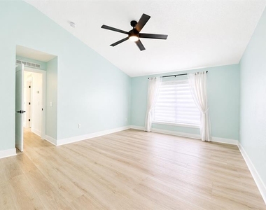 16948 Corner Hill Court - Photo Thumbnail 17