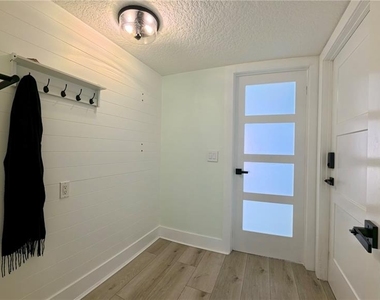 16948 Corner Hill Court - Photo Thumbnail 12