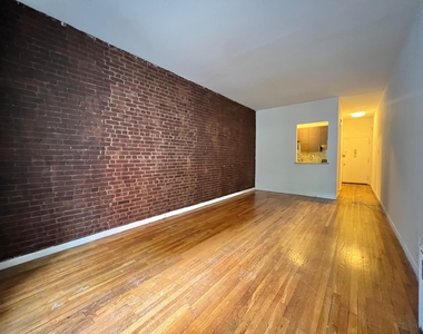 425 East 80th Street - Photo Thumbnail 1