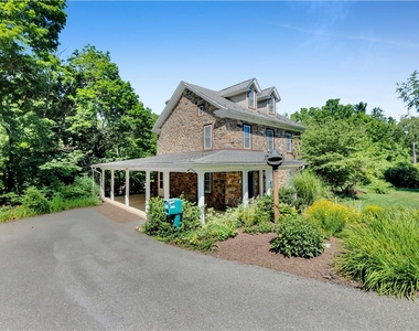 2408 Applewood Drive - Photo Thumbnail 1