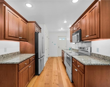 2408 Applewood Drive - Photo Thumbnail 6