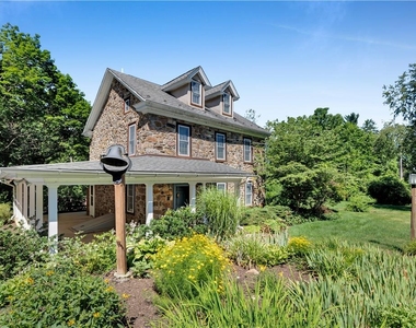 2408 Applewood Drive - Photo Thumbnail 25