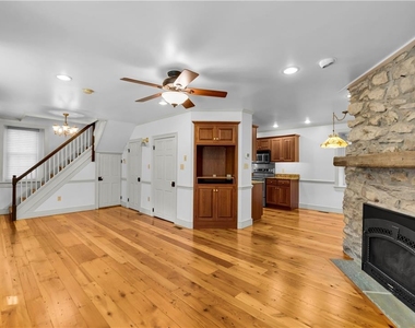2408 Applewood Drive - Photo Thumbnail 4