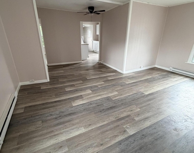 371 Park Avenue - Photo Thumbnail 4