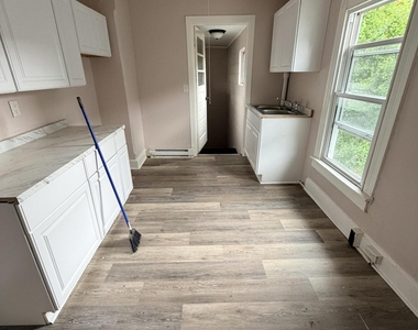 371 Park Avenue - Photo Thumbnail 1