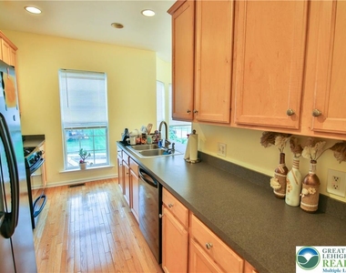5293 Chandler Way - Photo Thumbnail 9