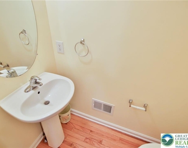 5293 Chandler Way - Photo Thumbnail 11