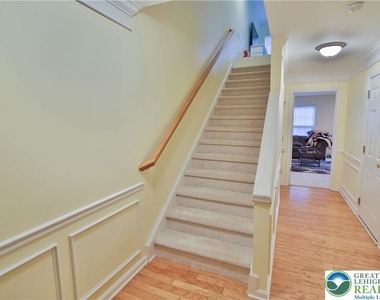 5293 Chandler Way - Photo Thumbnail 3