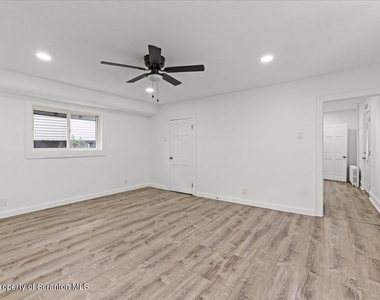 402 River Street - Photo Thumbnail 18