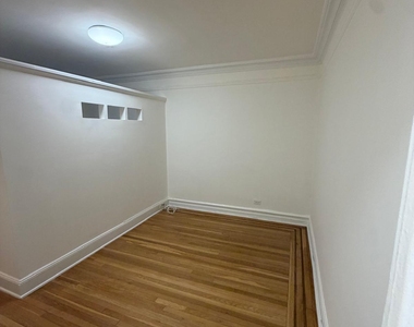 East 51st Street - Photo Thumbnail 3