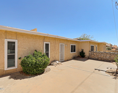 3223 Isla Morada Drive - Photo Thumbnail 18