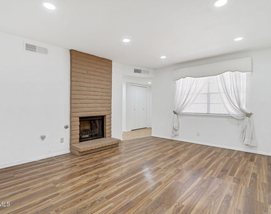 3223 Isla Morada Drive - Photo Thumbnail 5