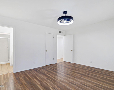 3223 Isla Morada Drive - Photo Thumbnail 12