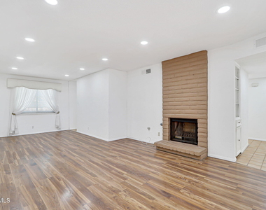 3223 Isla Morada Drive - Photo Thumbnail 4
