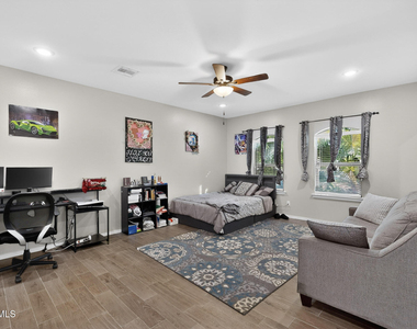 14717 Charles Foster Avenue - Photo Thumbnail 22