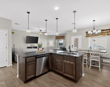 14717 Charles Foster Avenue - Photo Thumbnail 2