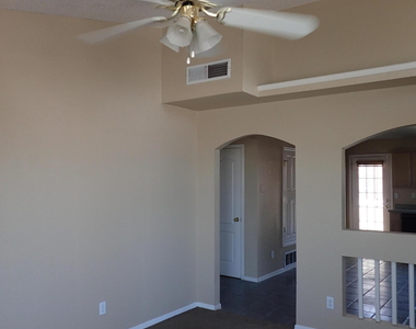 3516 Tierra Plata Drive - Photo Thumbnail 2