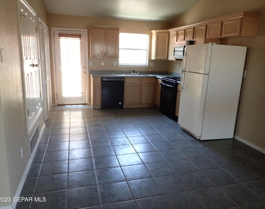 3516 Tierra Plata Drive - Photo Thumbnail 4