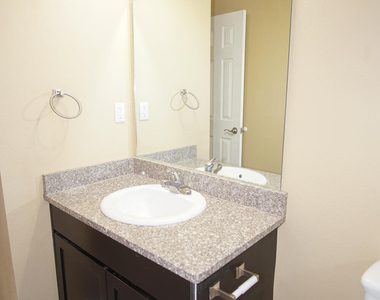 8685 N Loop Drive - Photo Thumbnail 9