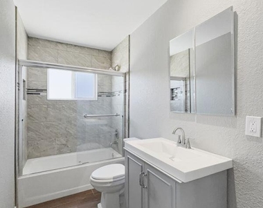 7107 Parkland Drive - Photo Thumbnail 28