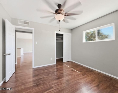 7107 Parkland Drive - Photo Thumbnail 27