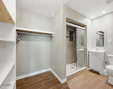 7107 Parkland Drive - Photo Thumbnail 24