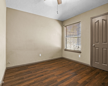 14069 Lago Seco Drive - Photo Thumbnail 25