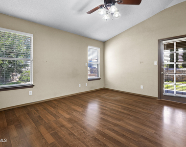 14069 Lago Seco Drive - Photo Thumbnail 21