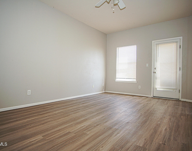 528 Green Village Court - Photo Thumbnail 13