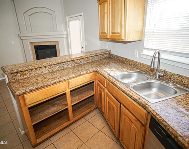 528 Green Village Court - Photo Thumbnail 7