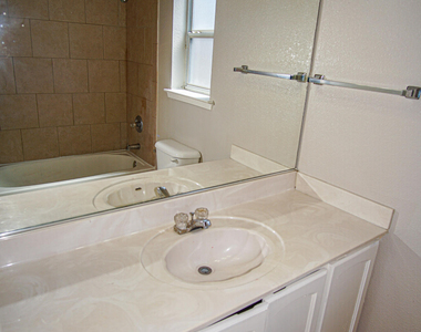 528 Green Village Court - Photo Thumbnail 19